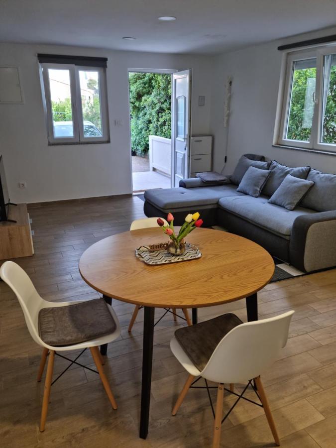 Apartamento Ivaana Banjol Exterior foto